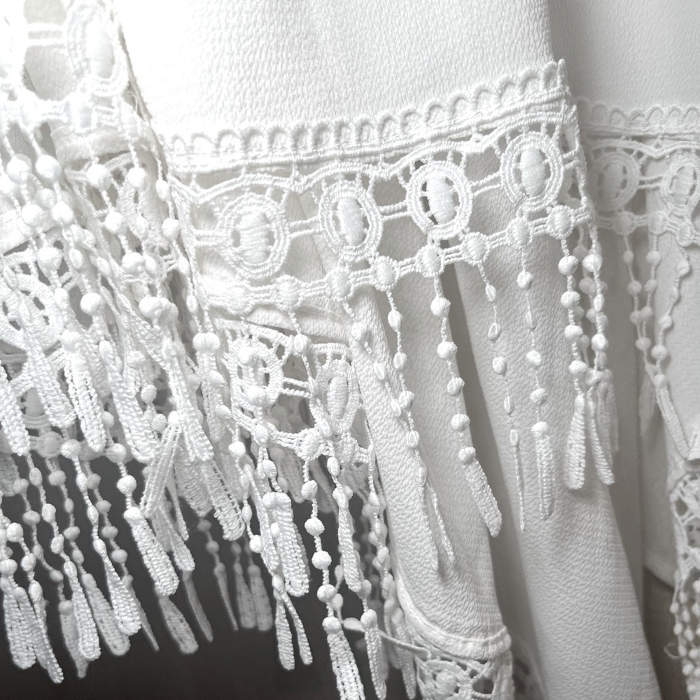Lulu’s White Cover - Picture 5 of 7